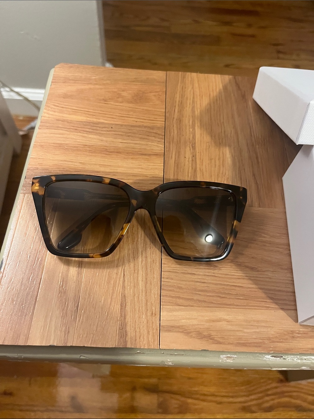Victoria Beckham Tortoiseshell Square Frame Women's Sunglasses - Brown Lenses
